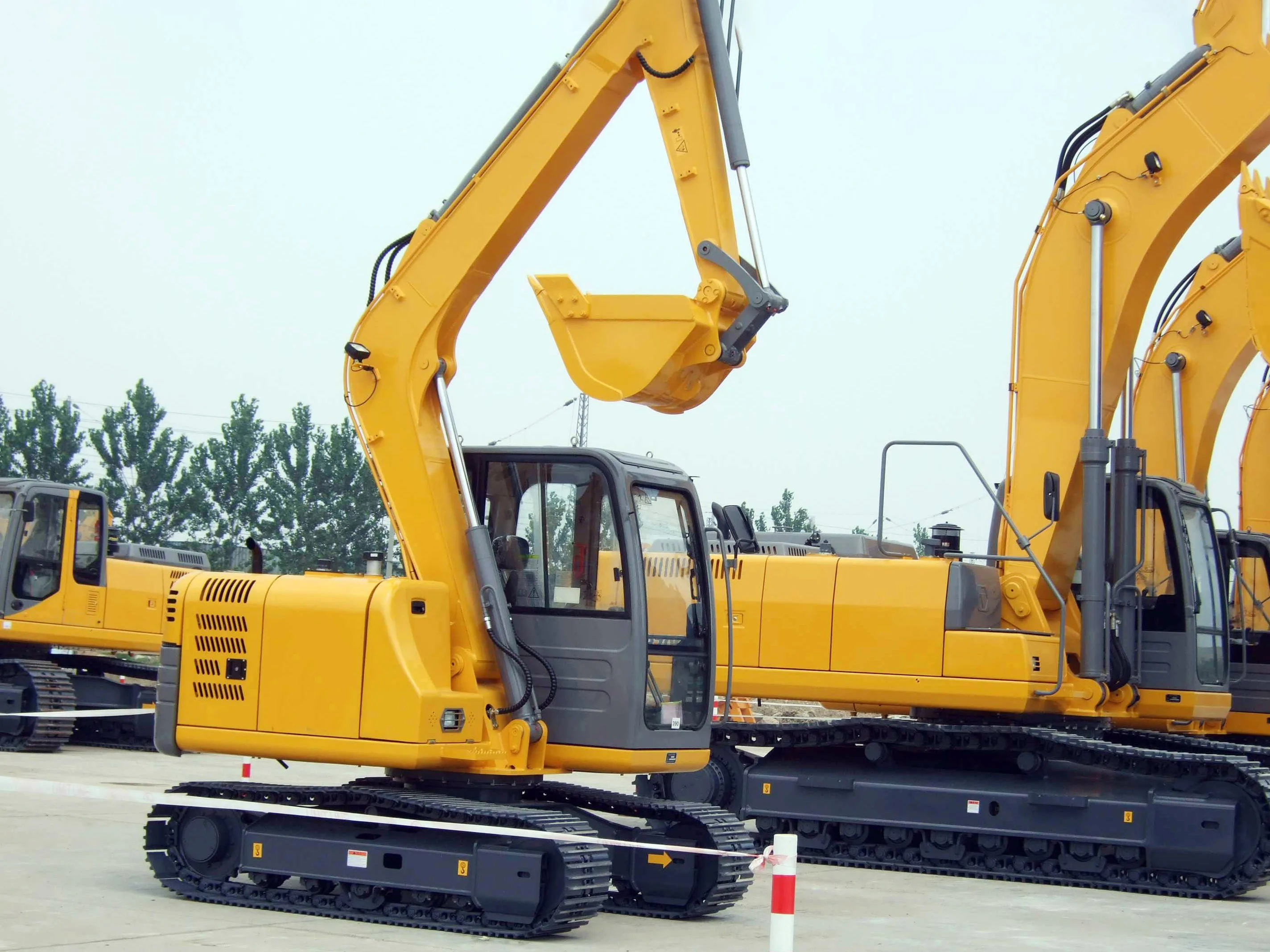 Poclain XE75GA XE85GA 7.5 Ton Crawler Excavator with Engine Core Component 1 Year Warranty Small Model for Sale