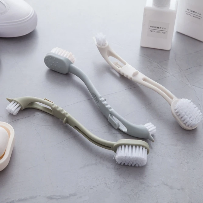 Инструмент для уборки домашней и школьной одежды