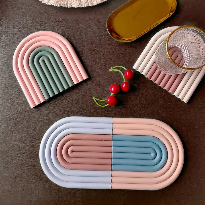 Nordic Style Eco-Friendly Custom Rubber Silicone PVC Table Mats Non-Slip Cup Mat Plate with Cute Rainbow Coaster for Drinks