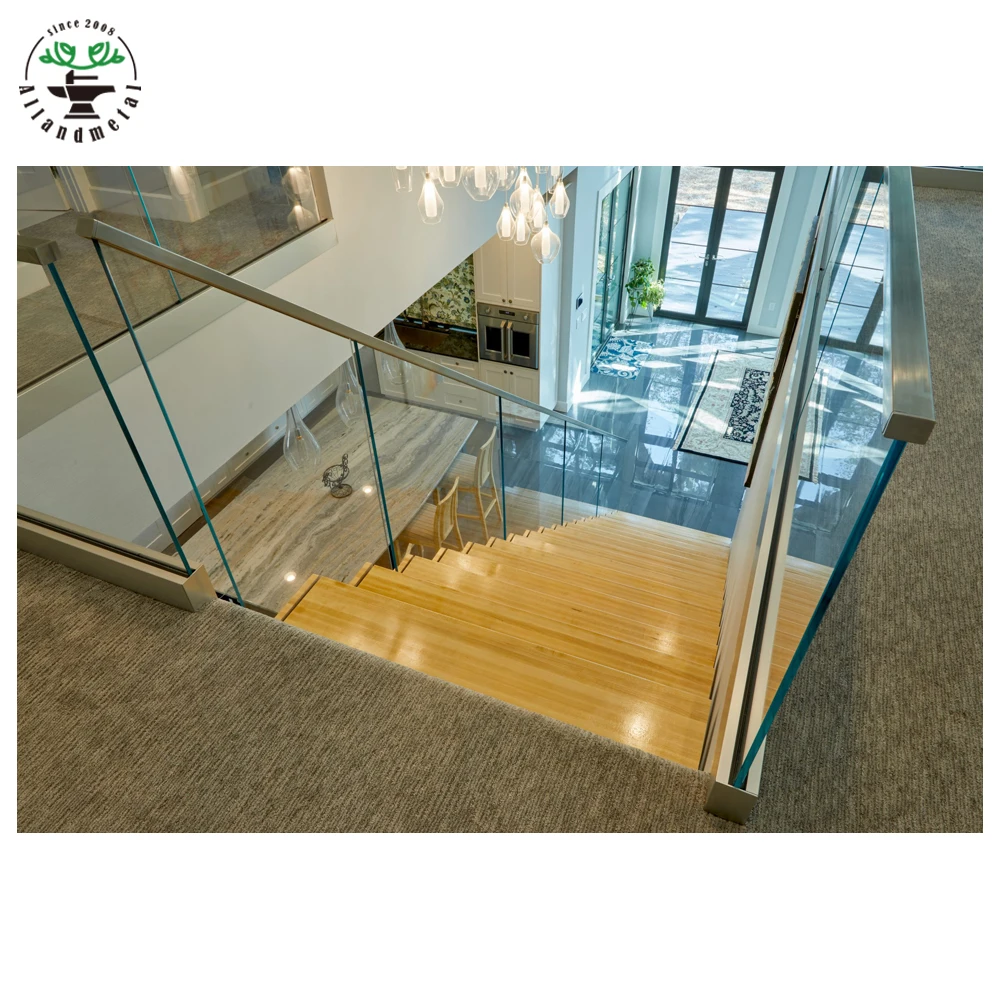 Современный дизайн, прямые плавающие лестницы, закаленные прозрачные стеклянные перила, моно-металлические стрингеры из дерева, нержавеющей стали