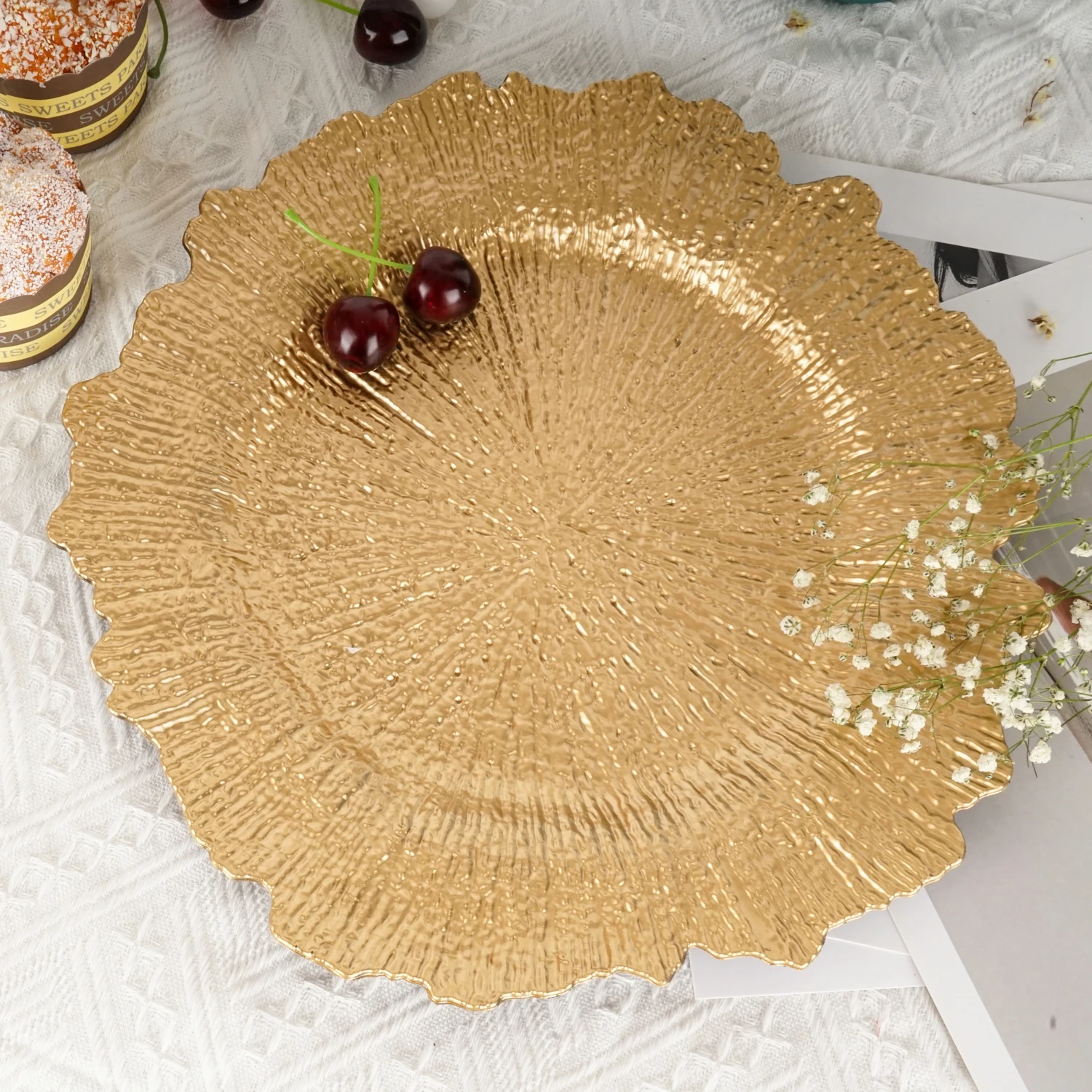 Factory Wholesale Golden Banquet Charger Plates Golden Coral Plastic Charger Plates Buy