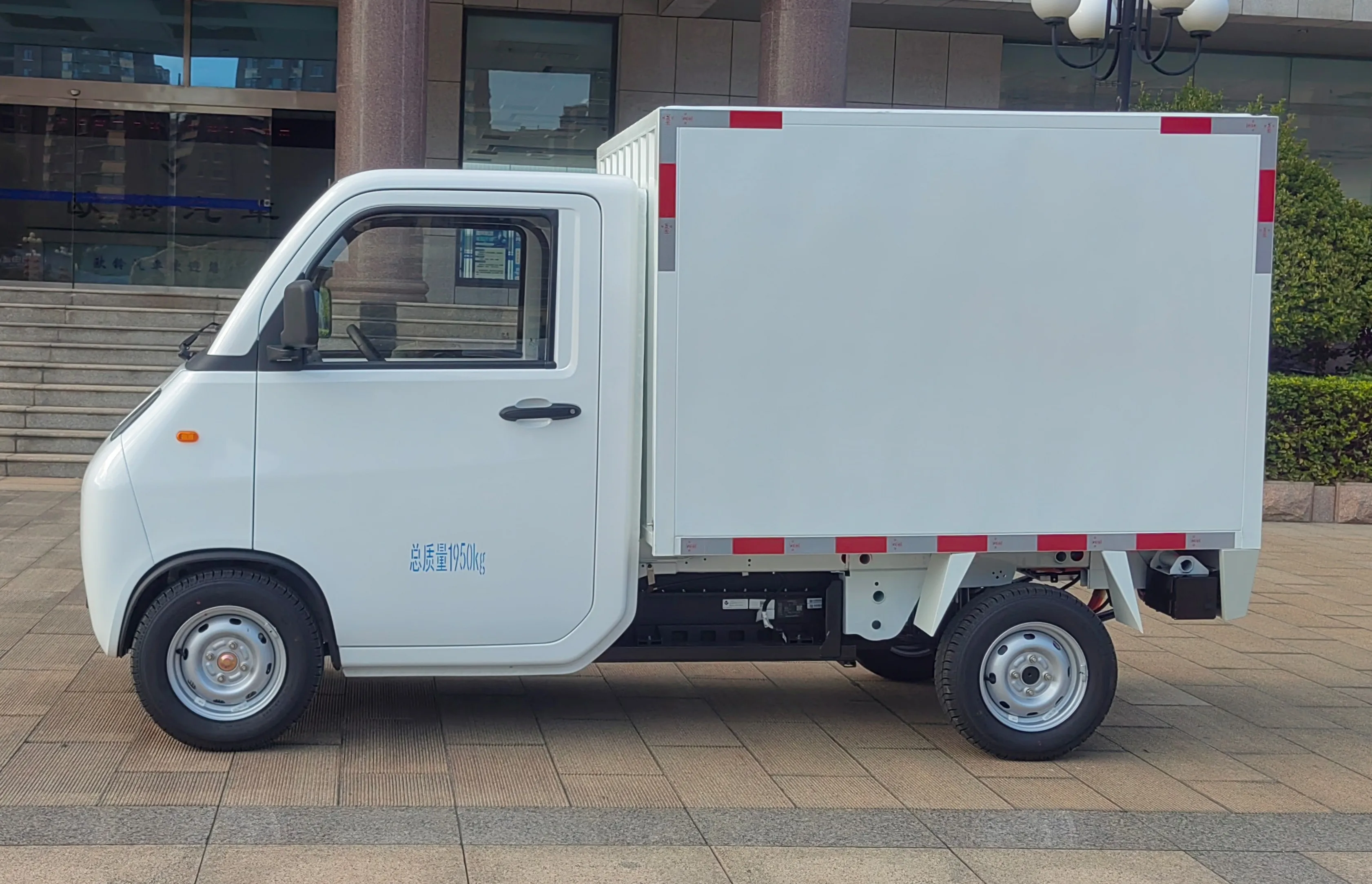 Alibaba.com: 15kW E-Microvan Mini Electric Flatbed Truck, Lithium ...