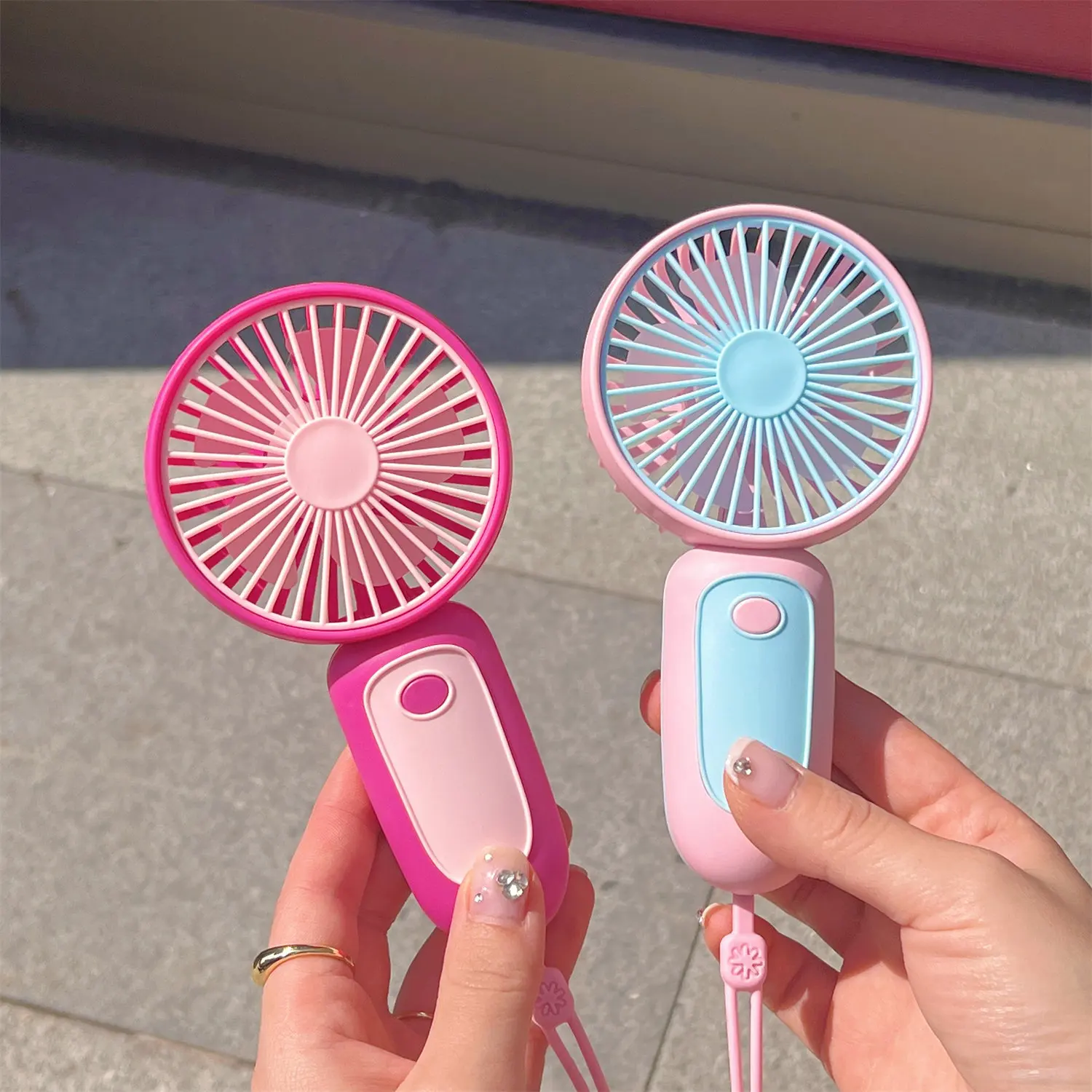 Vanse New Product Mini Portable Handy Led Custom Message Battery Fan,Programmable Led Display