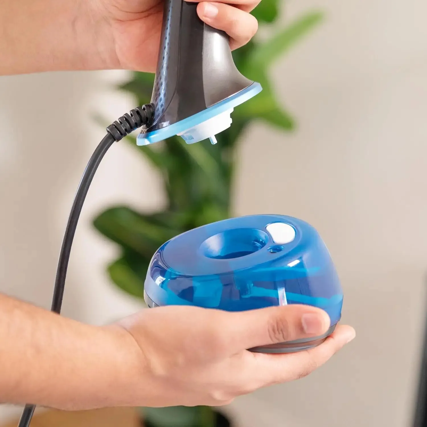 2026 Hot Sell Mini Portable Electric Household & Hotel Use 1700W ROHS Certified Steam Iron Garment Steamer