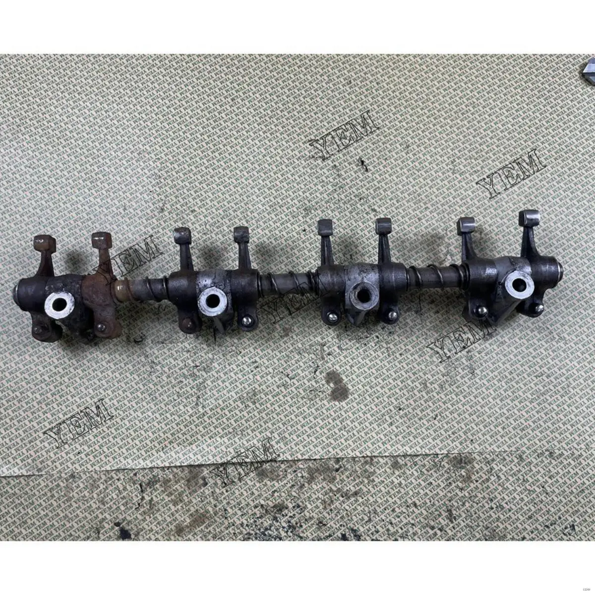 V1702 Rocker Shaft Assy for Kubota