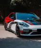Art latte sur circuit de course noir et rouge