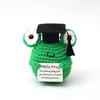Tarjeta h de sombrero de médico negro verde manzana rana