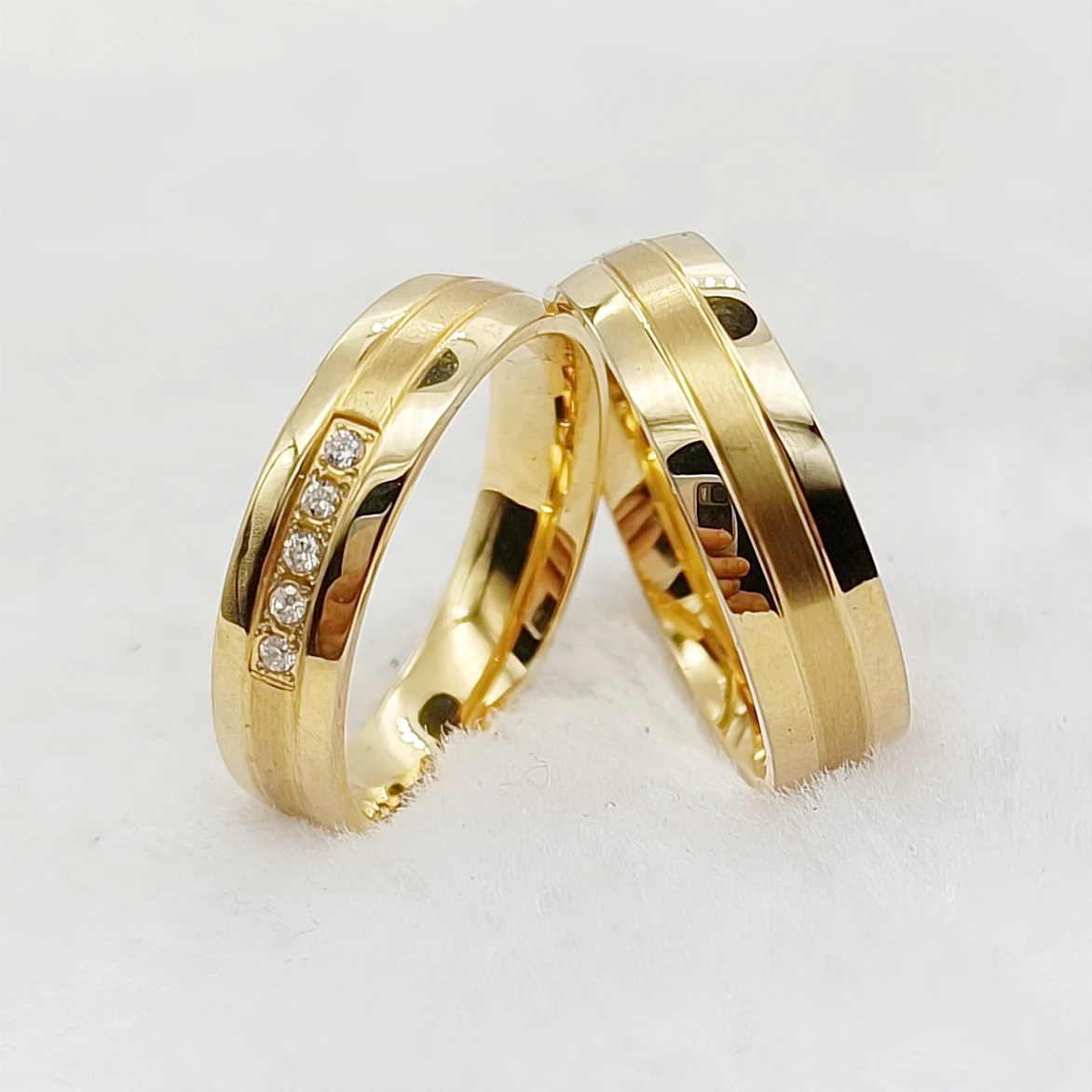 Golden Couples 2pcs Anniversary Wedding Bands Engagement Rings