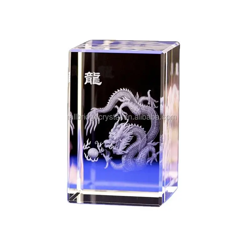 翡翠のような半透明のドラゴン彫刻、オリジナルの箱付き。 H2ede07c68c164aeab78be4ce012a7
