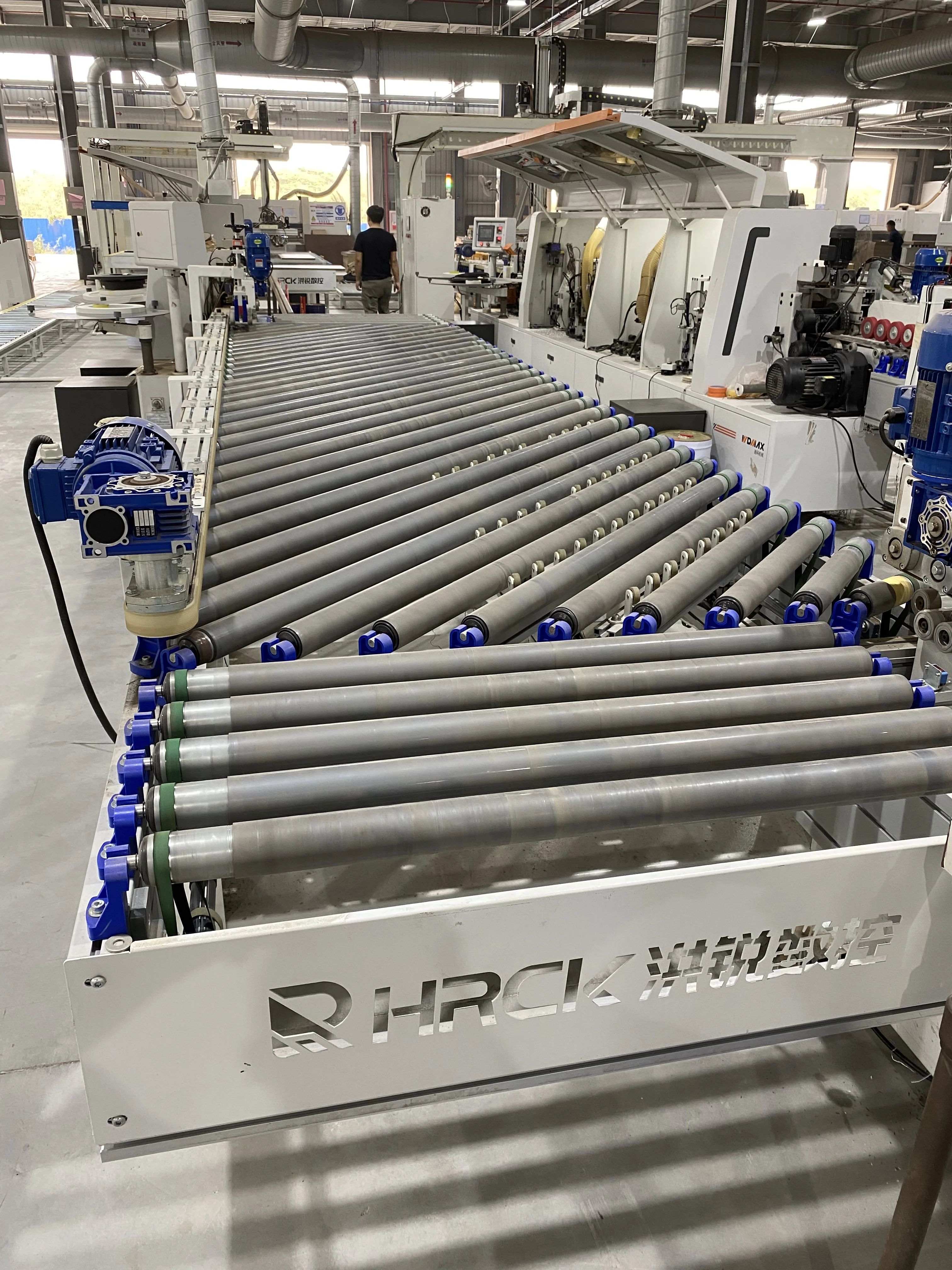 Woodworking automation Left and right connection of double row straight roll edge banding machine