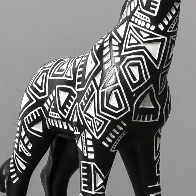 屋内装飾インド樹脂彫刻北欧キリン置物動物型像、家庭用インドの装飾