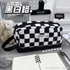 Estuche para lápices con diseño de tablero de ajedrez - Negro