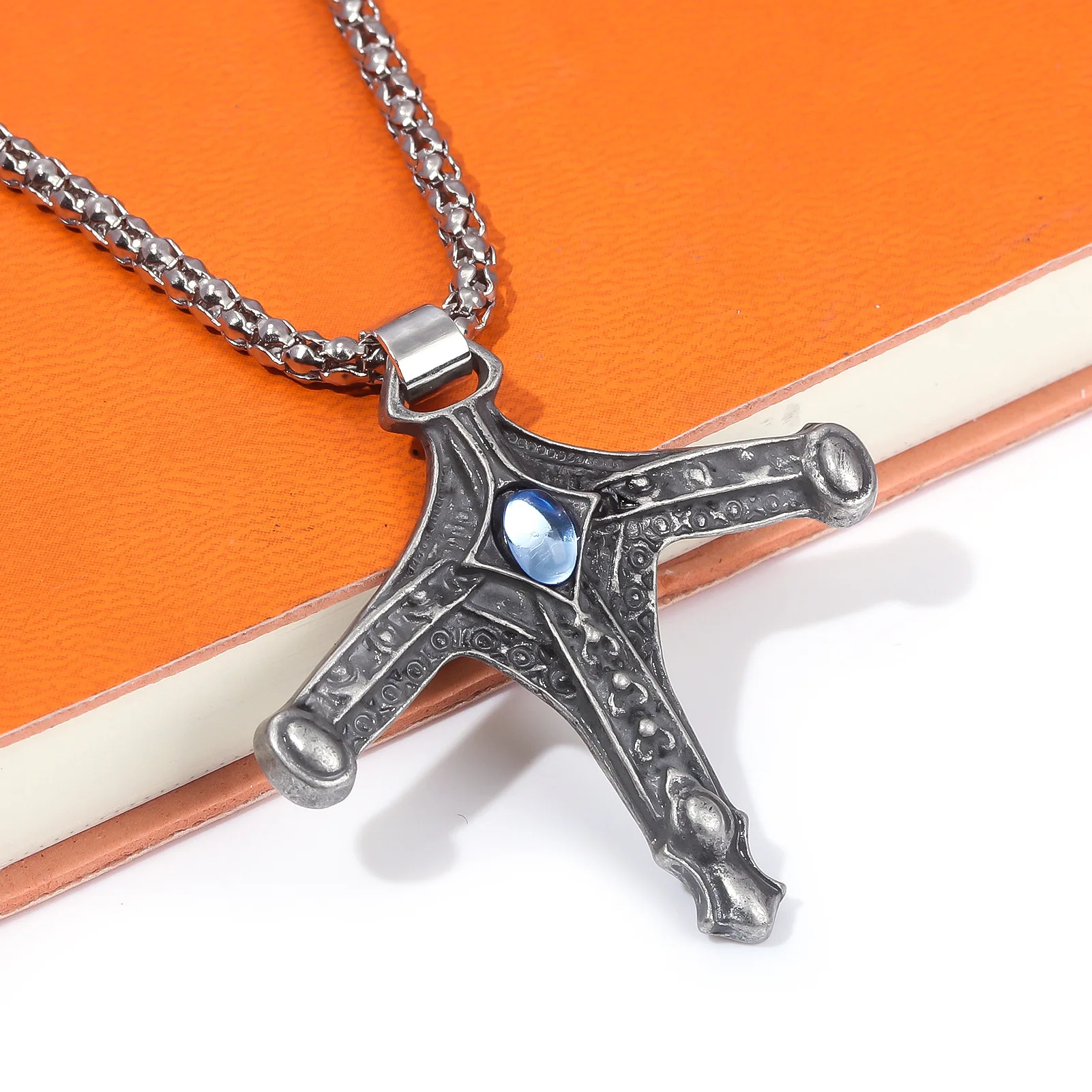 Bloodborne Jewelry Necklace Vintage Cross Necklace & Pendants For Men Amulet Necklace Sword Hunter Emblem Pendant