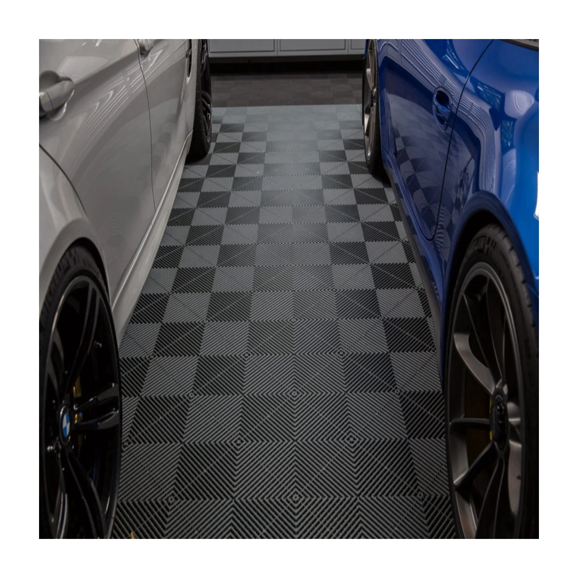 PP   Plastic Flooring Anti Slip Interlocking Drainage Garage Floor Tiles