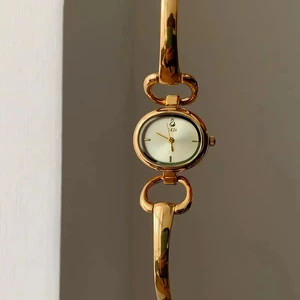 2026 New Fashion Bracelet Vintage Women's Watch Light Luxury High End Noble Style Wristwatch for Women