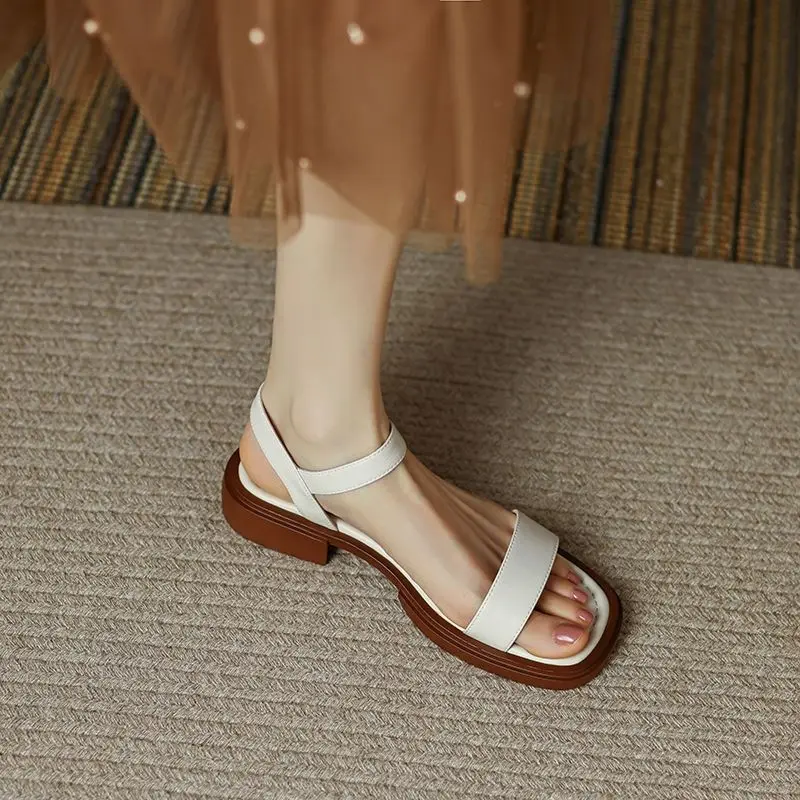 flat sandals 04.jpg