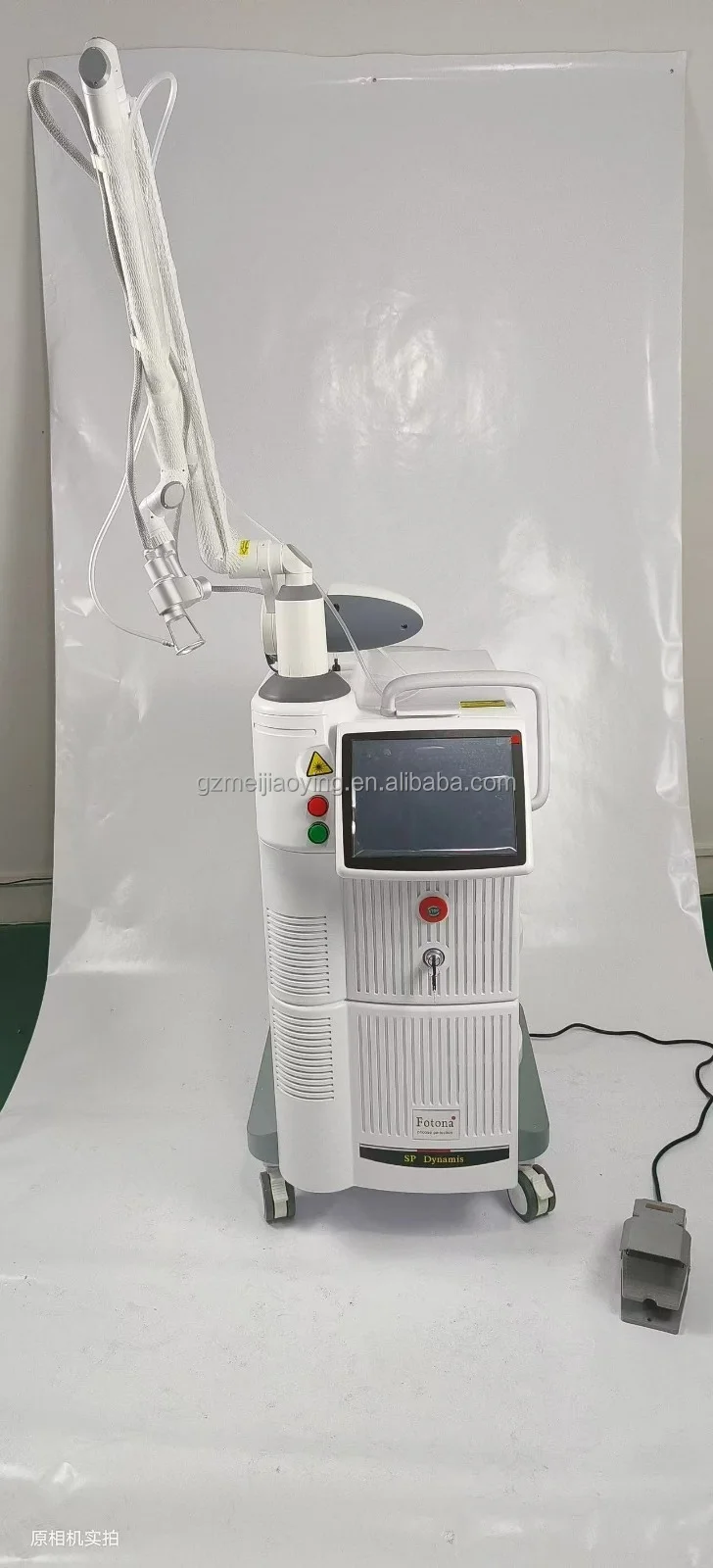 New Professional CO2 Fractional Skin Repair Resurfacing Acne Scars Removal 10600nm 4D Fotona 70W Fractional CO2 Laz er Machine