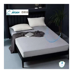 Hypoallergenic Air-Permeable Bed Mattress Protector Quilted Waterproof Cover Plain Style Knitted Technique Air Layer Bed Mat