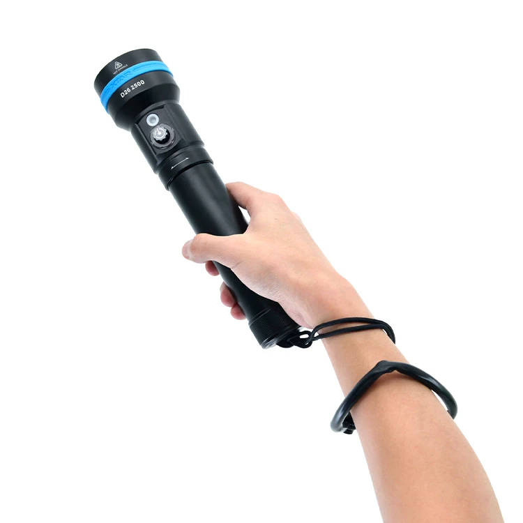 XTAR D26 U3 Torcia Subacquea 1100 Lumen, Impermeabile IPX8 Fino A 100m, Con 4 Modalità E Batteria 26650/18650