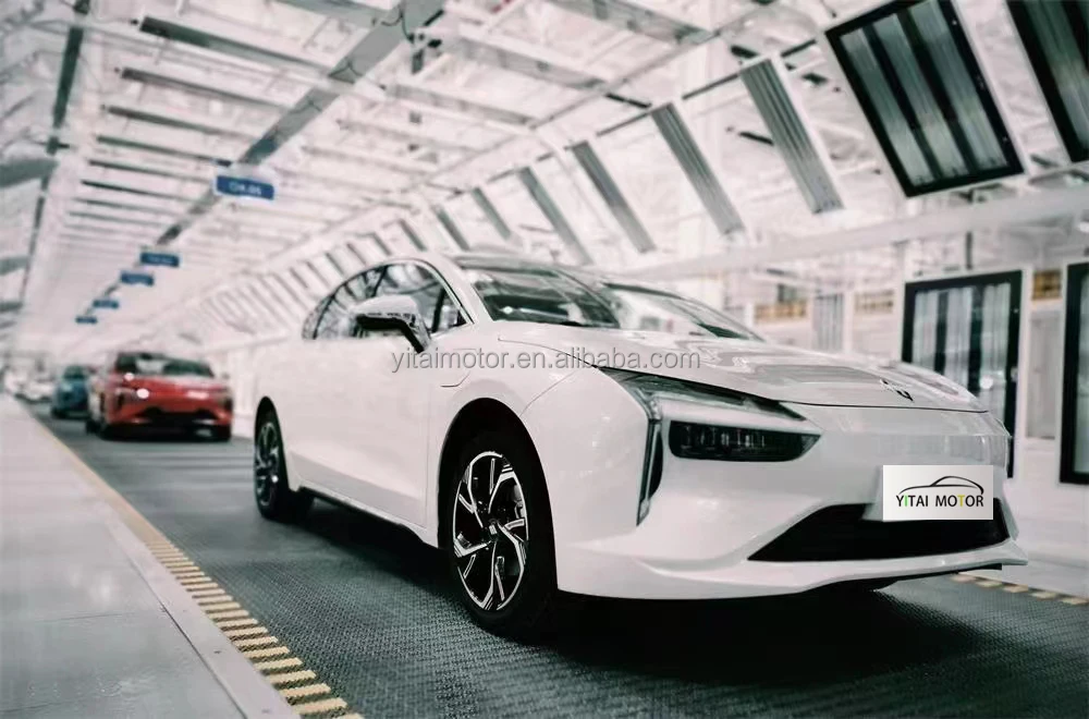 Green Electric Car EV Luxury Car Electric Automobile