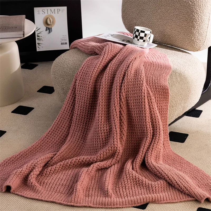 The manufacturer directly sells pure color knitted blankets with high cost-effectiveness nr