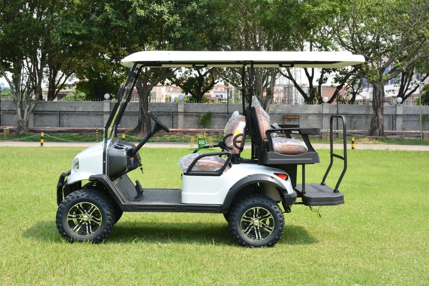 GML-H2+2 Electric Lifted Golf Wholesale 4 Seaters Electric Car Luxury 2024 For Sale