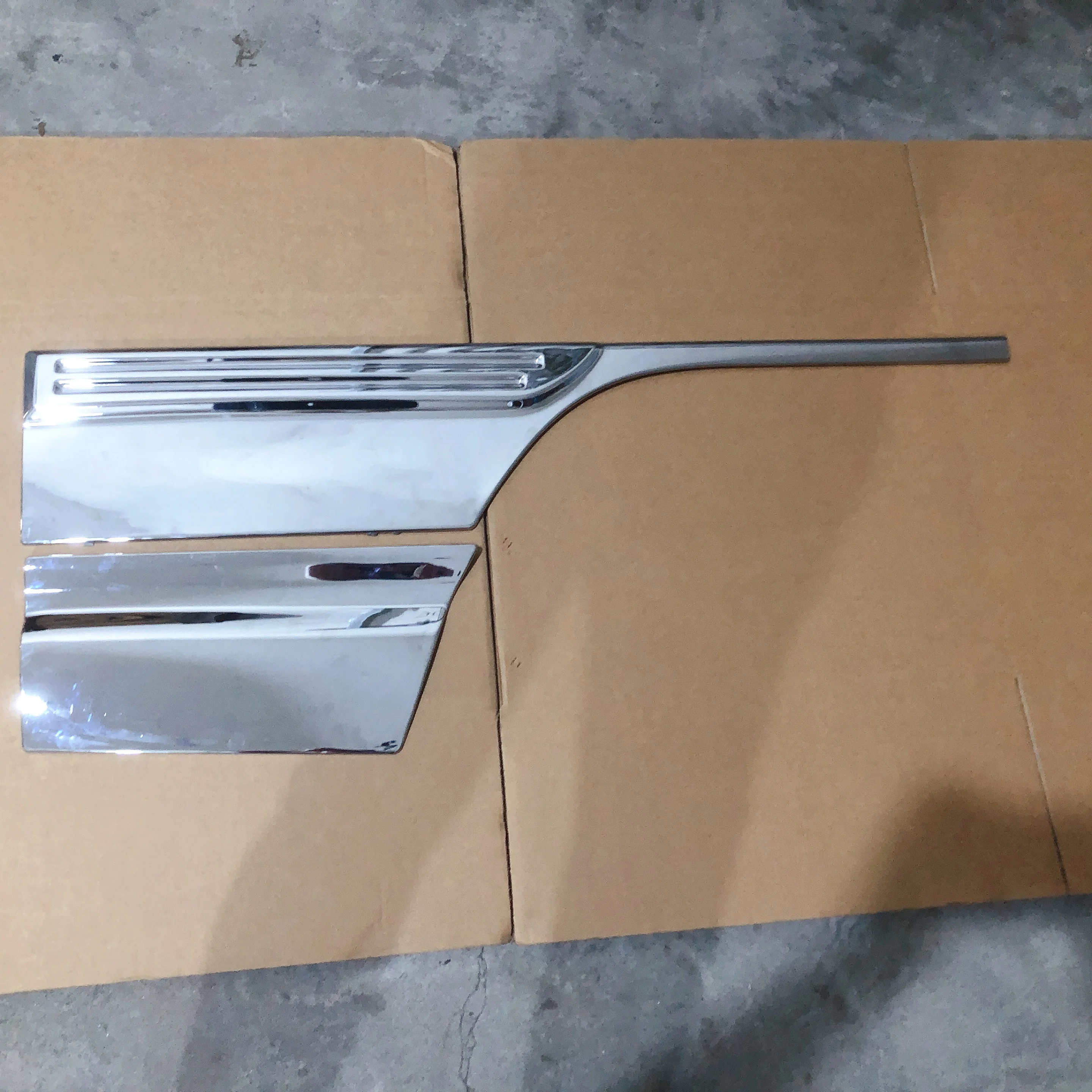Manufacturer Wholesale Truck Parts Chrome Door Trim for ISUZU NQR NKR