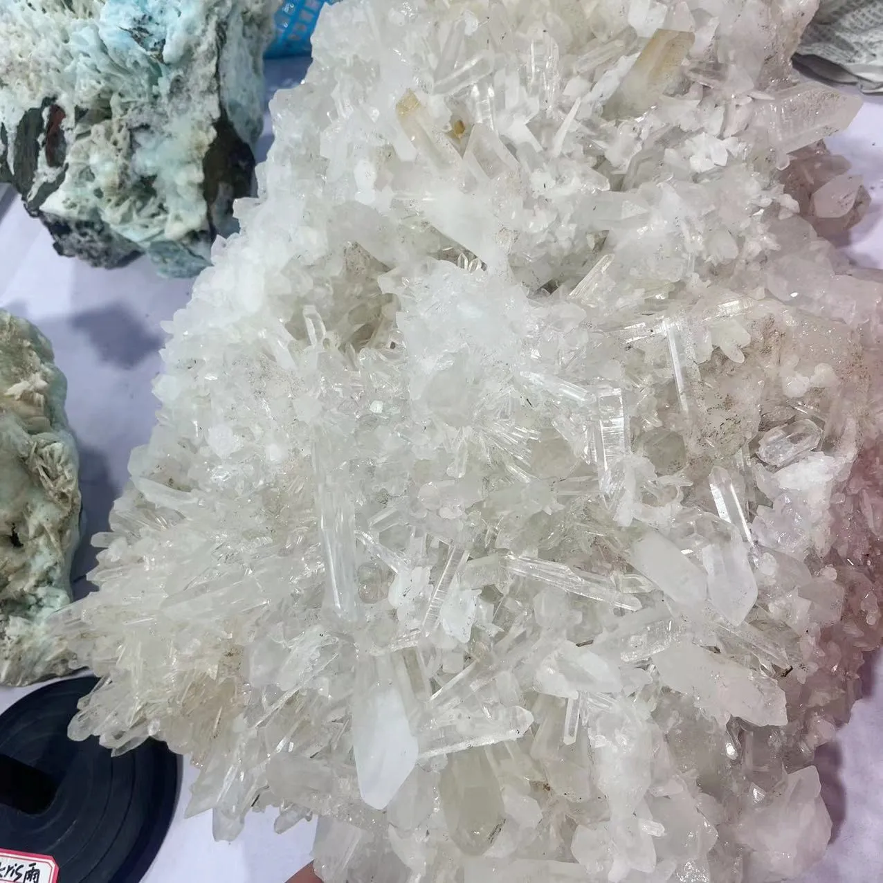 Оптовая продажа необработанный камень большие прозрачные кластеры кварца Исцеляющие