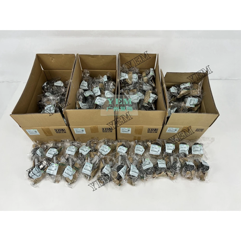 Excavator D722 19883-73034 Water Pump for Kubota OEM Engine Parts