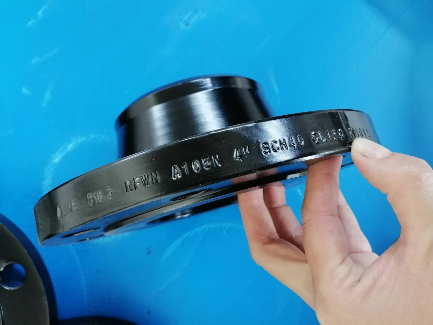 Spcl Rfwn ASME B16.5 A105N Carbon Steel Weld Neck Flange RFWN 6inch CL300