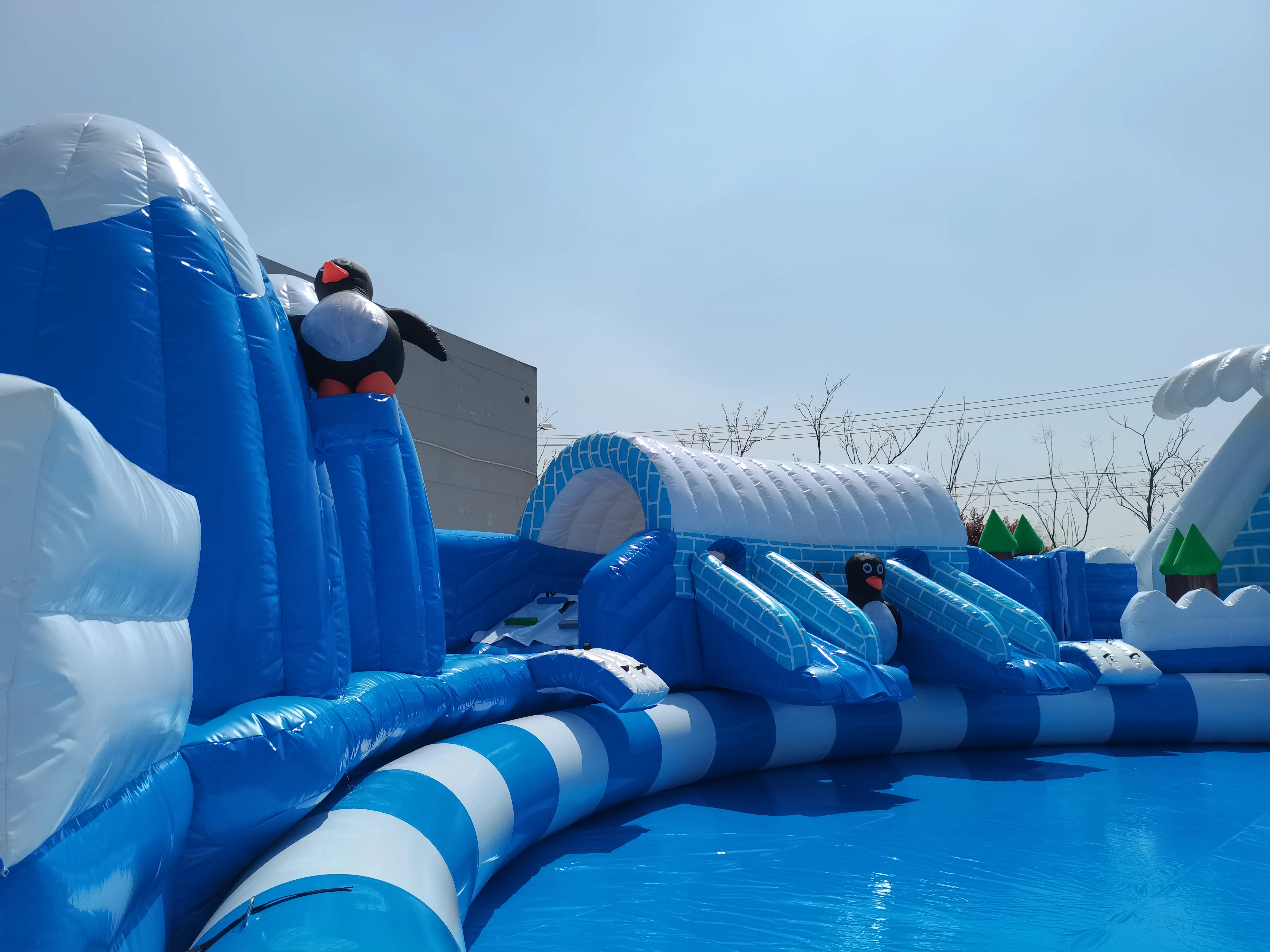 Customized Ice Snow World Theme Aqua Park penguin Ice Castle