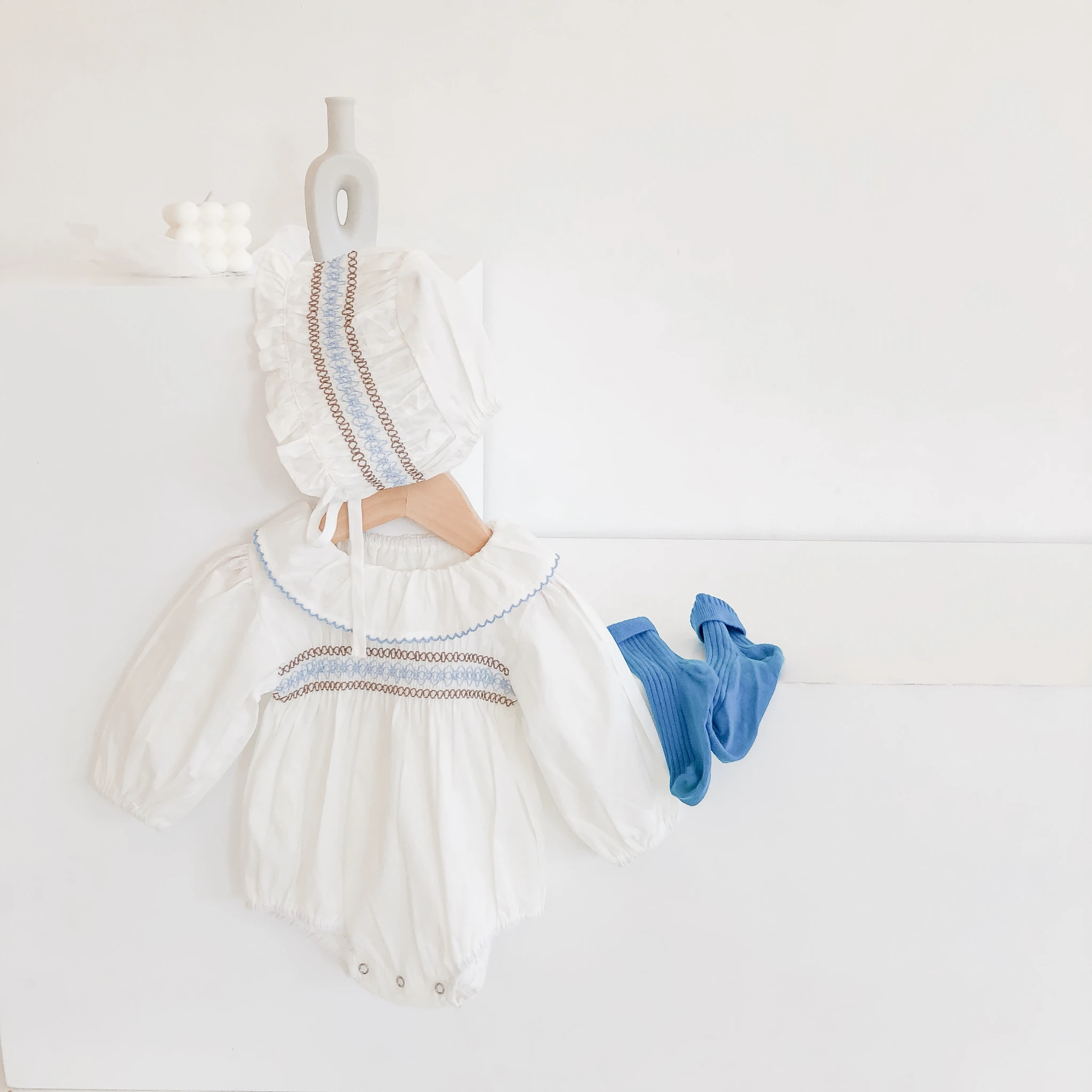 Осенняя одежда для маленьких девочек, одежда в стиле принцессы с воротником в виде листьев лотоса, треугольная одежда с длинными рукавами для скалолазания и шапкой