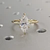 Anello a forma di occhio di cavallo in oro