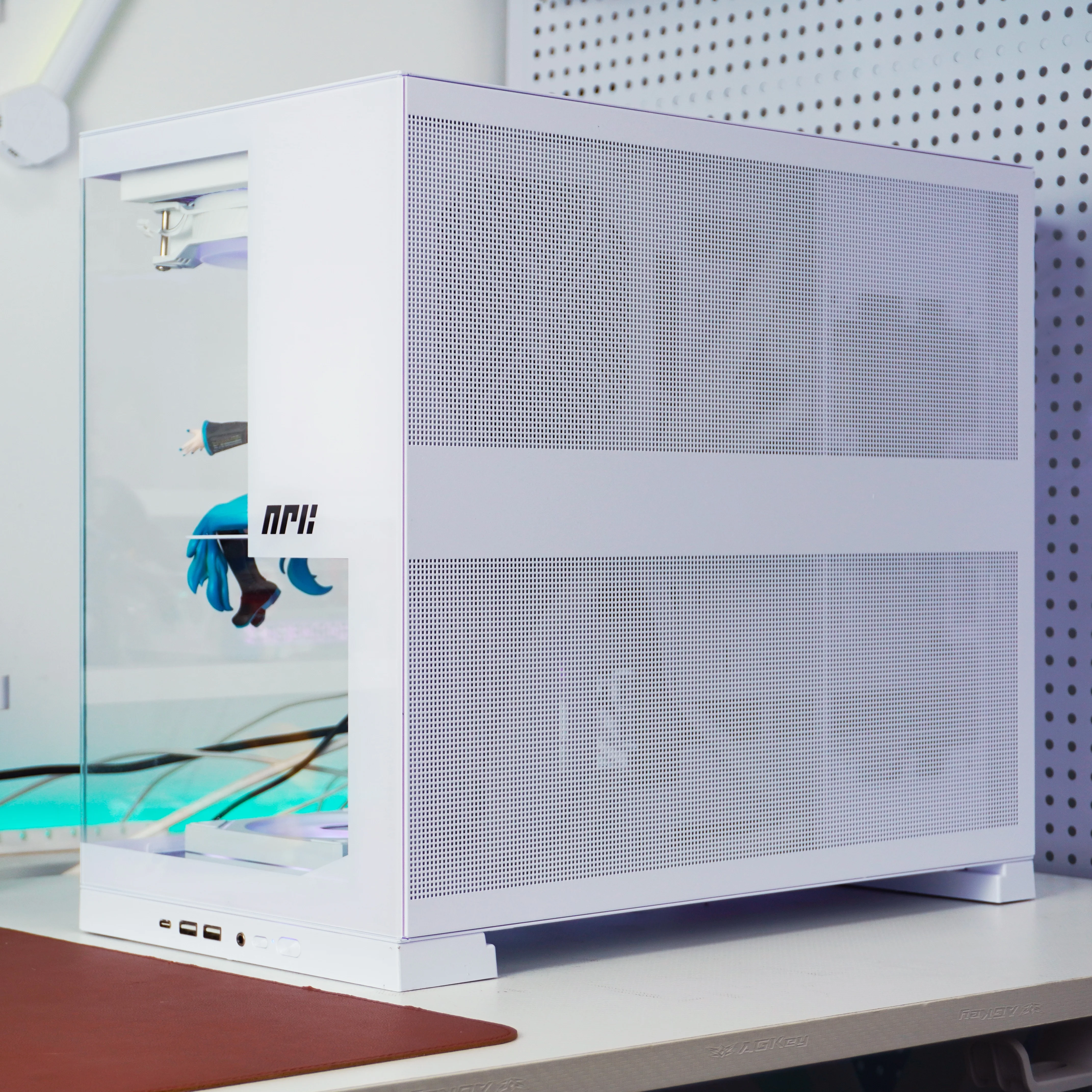 NPC Air3 Vertical Full Tower Gaming Computer Case Side Panel Window ATX Form Factor Alum aperçu 5