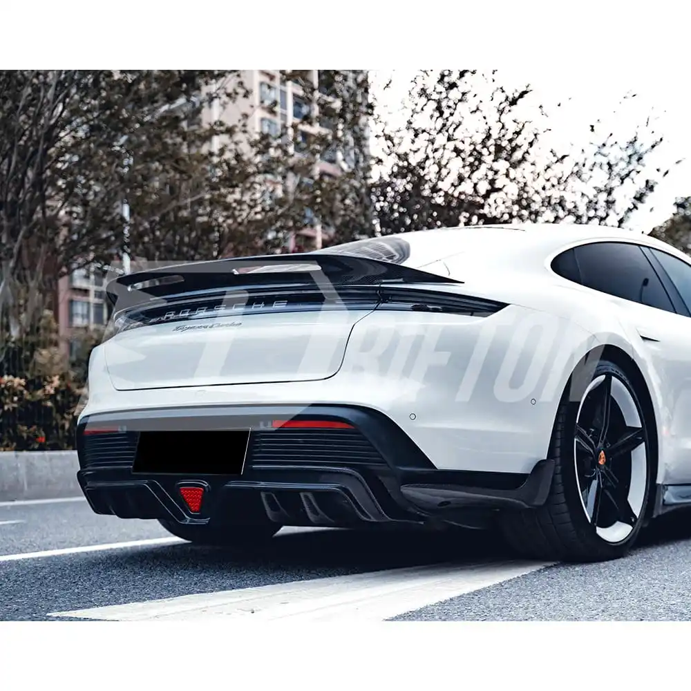 Estensione spoiler posteriore Audi TT RS 8S