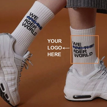 wholesale yiwu fashion design cool hip pop skateboard cotton black white mens crew custom socks with logo
