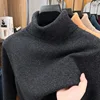 Gris oscuro