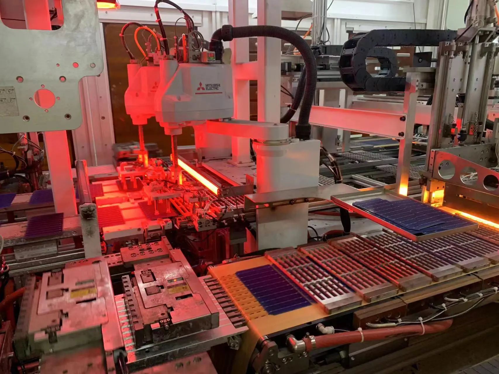 AC DC Hybrid Air Conditioner - 9000 to 24000 BTU Solar Power