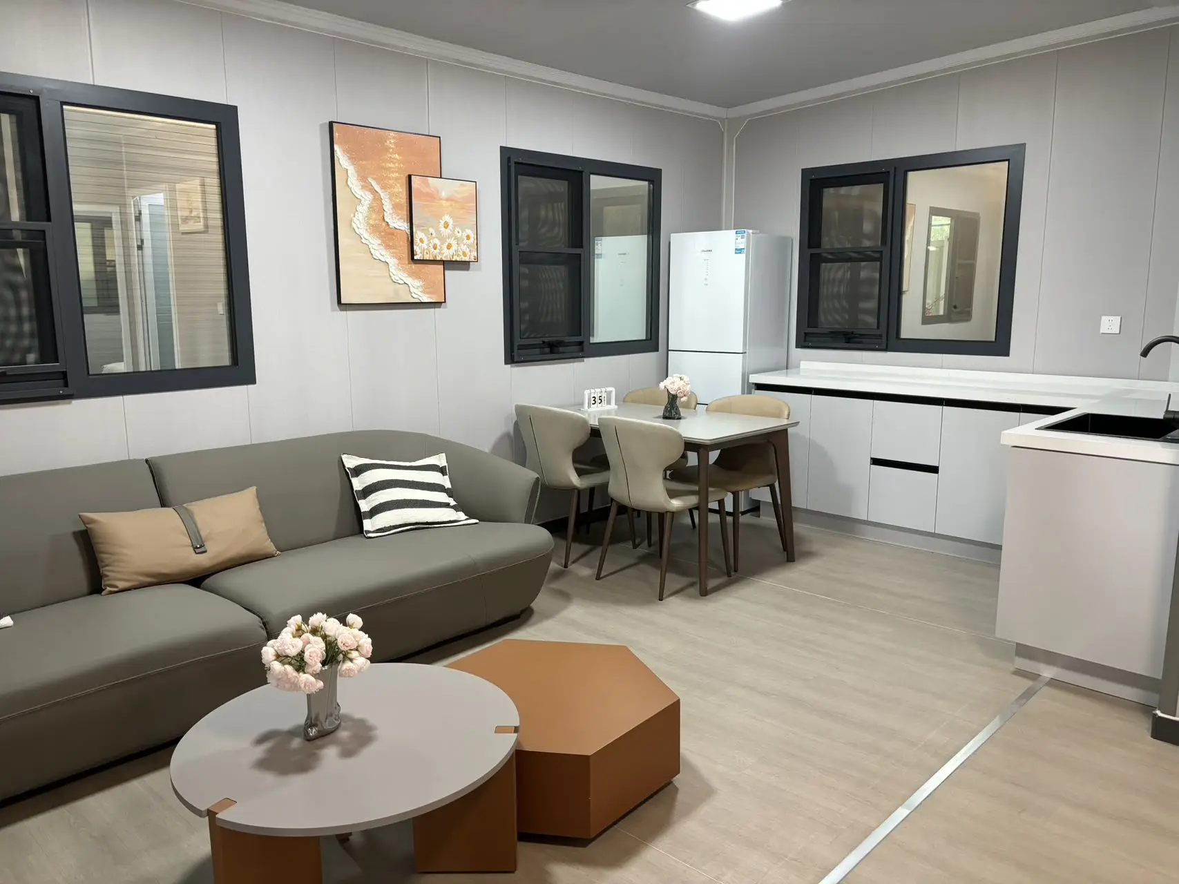 Amazon Customized 20ft 40ft Portable Cheap Prefab Prefabricated Modular Villa Steel Expandable Container House for Sale