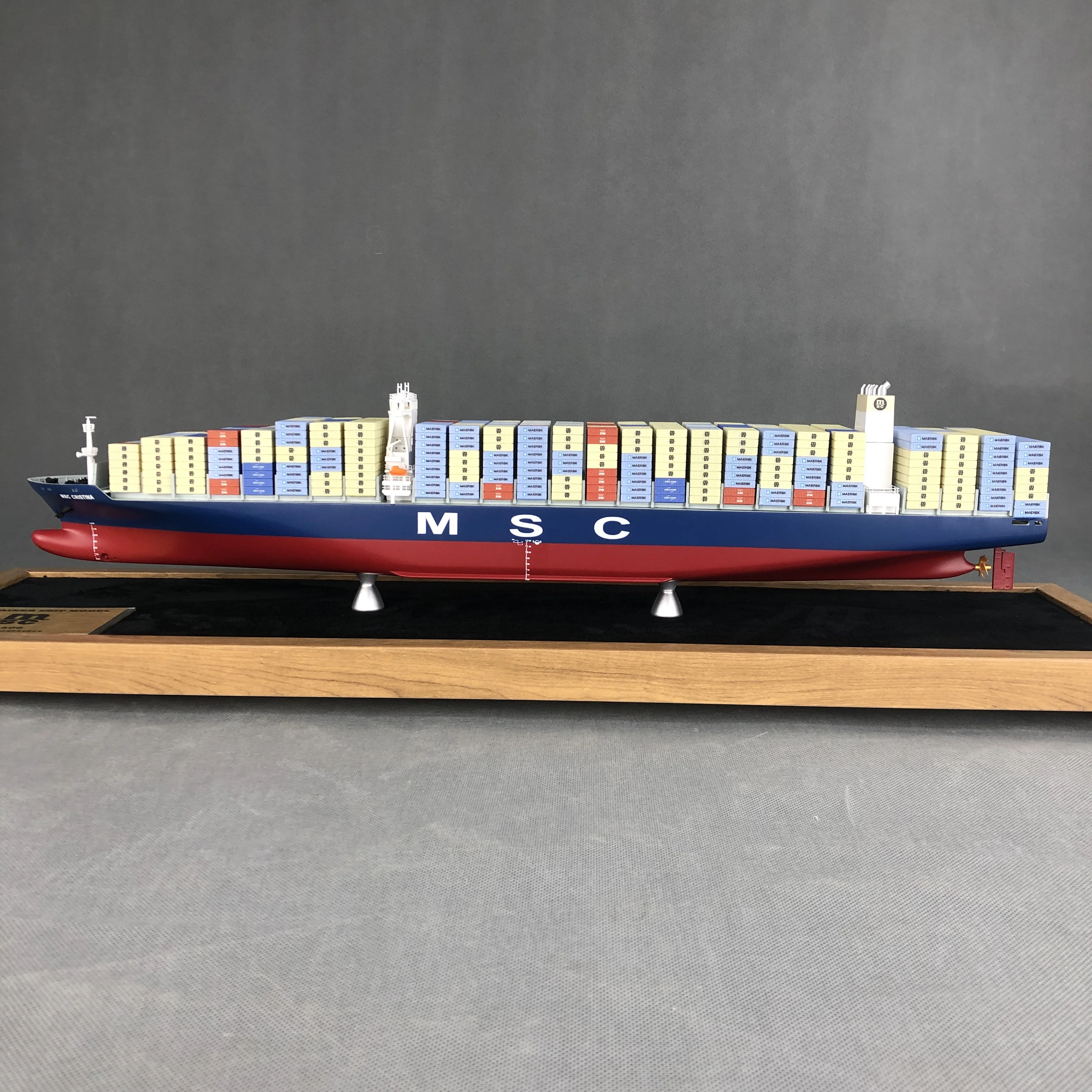 【A】O.A.S Factory's 65cm Cargo Ship Model for Hobby Display Cases Freight Forwarder Gift Container Ship Model