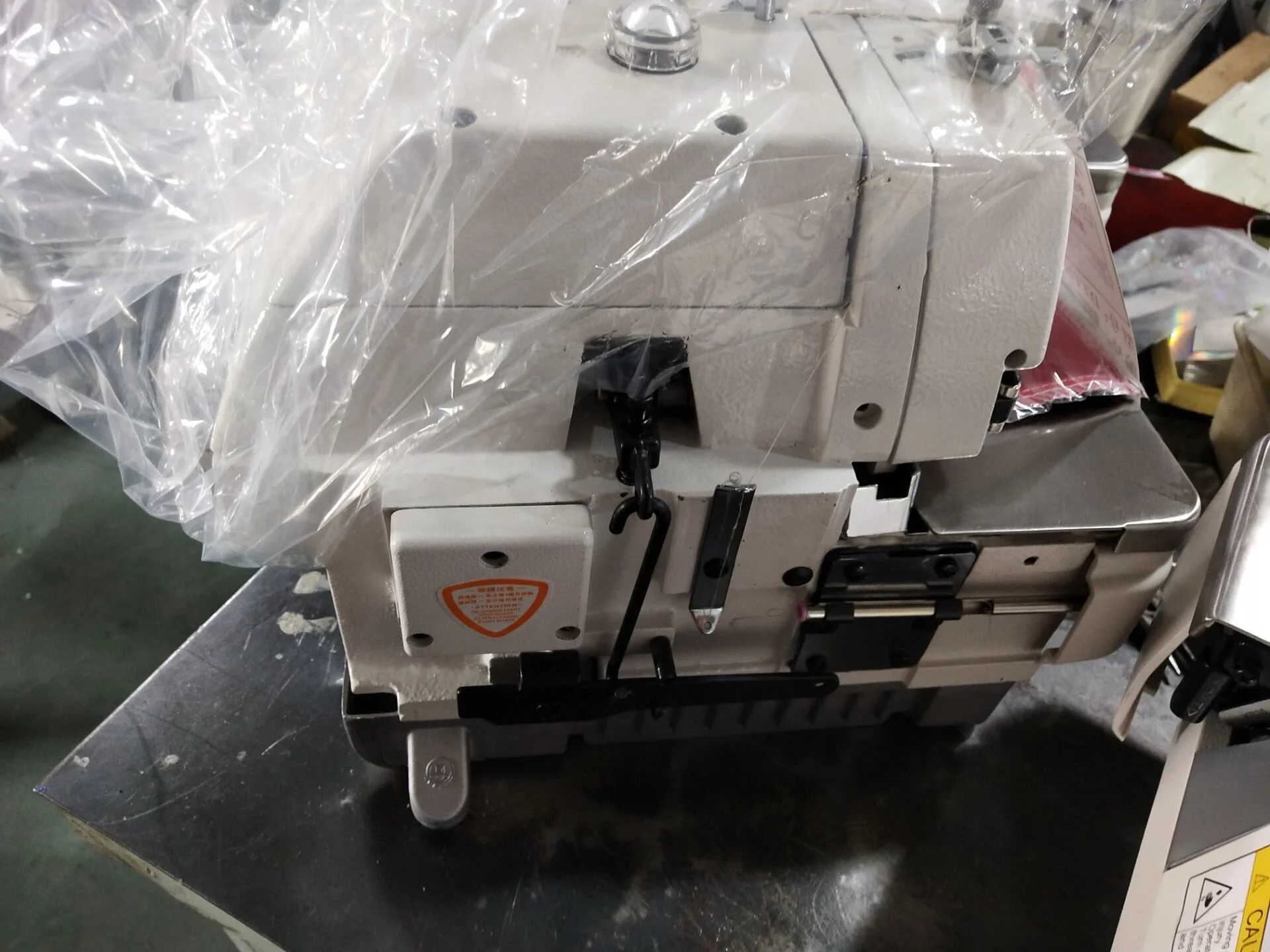 DT 757F High Speed 5 Thread Flat Bed Overlock Sewing Machine Industrial Sewing Machine for Sale
