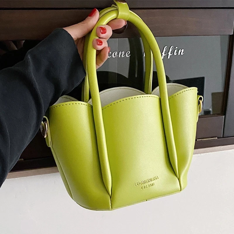 weiyinxing Bamboo Handle Women Handbags Sequins Embroidery Tote Bags Casual  Linen Large Capacity Summer Beach Bag Big Female Purse | Casual bags, Small  school bags, Purses and bags