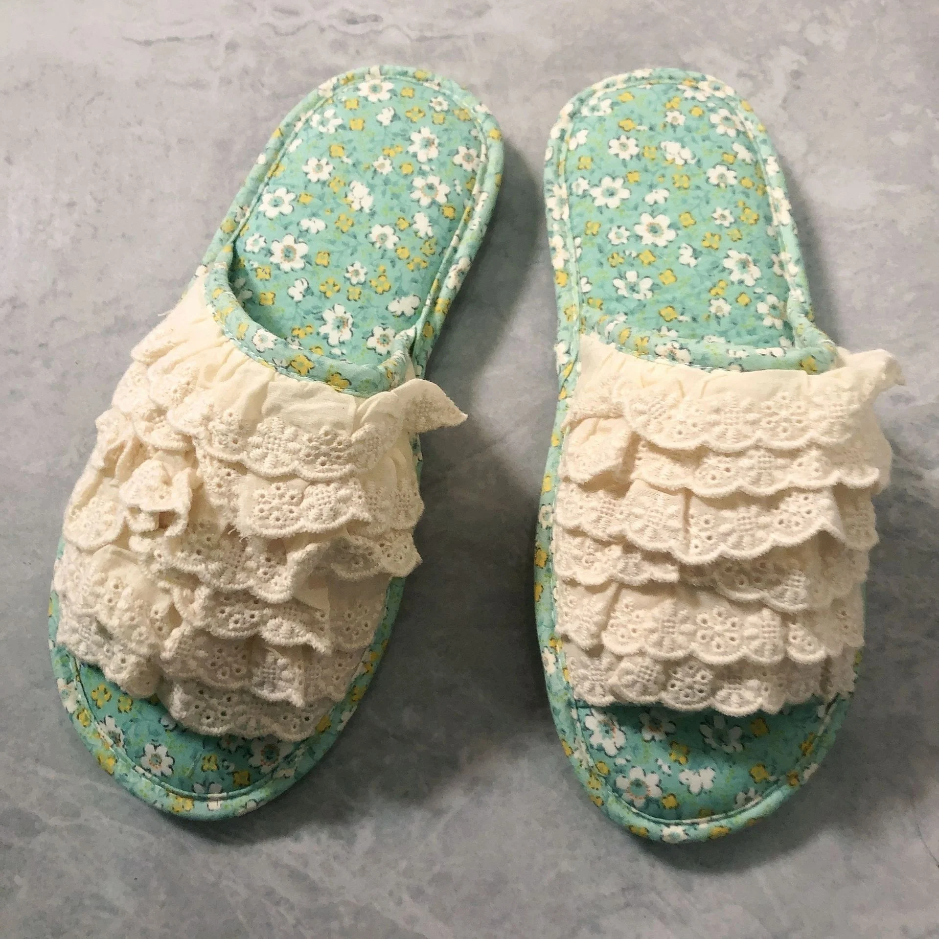 Korea Export Lace Floral Fish Mouth Indoor Slippers Small Size Warm Cotton  Shoes with Rubber Bottom for Home Use Summer Winter