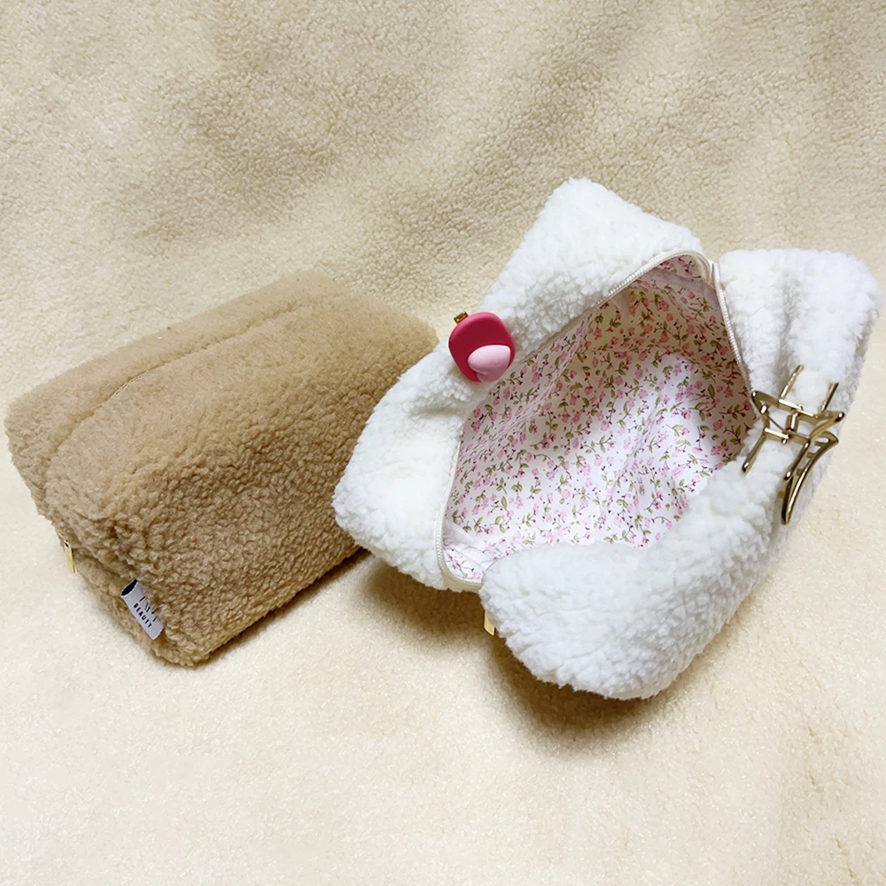 New Teddy Cosmetic Bag Fluffy Cute Travel Bag Flower Lined Lwo Moq