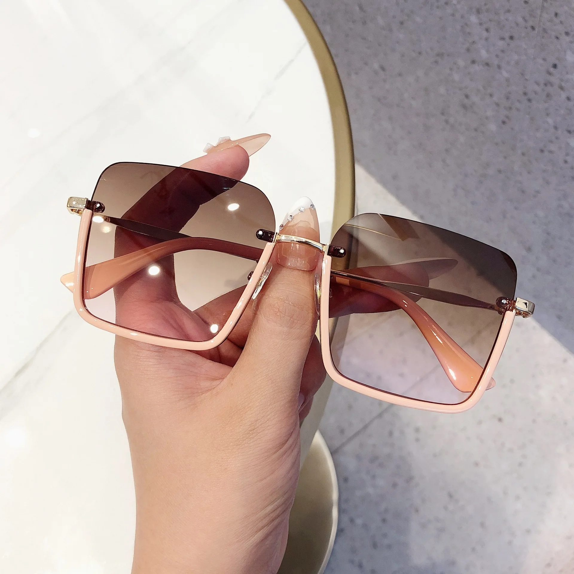Shop High Quality Women's Oversized Sun Glasses
