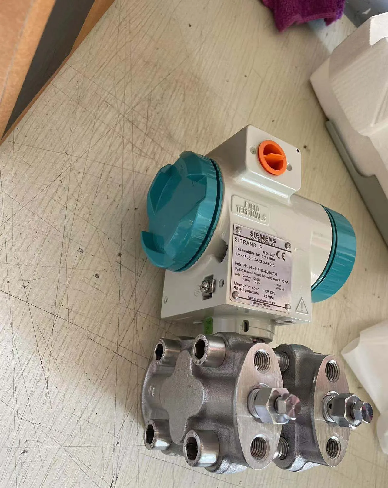 Siemens Pressure Transmitter 7MF4033 Precision & Reliability