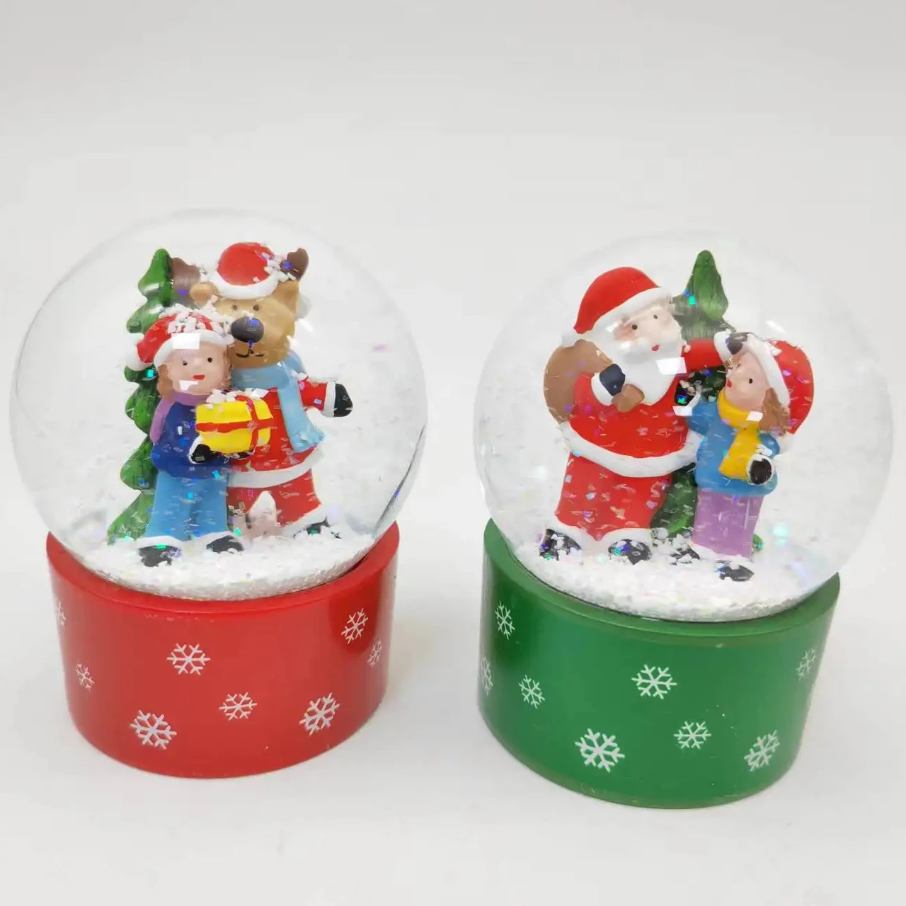 Factory Direct Sell Green Base Water Globe Christmas Water Transparent Glass Ball With Resin Xmas Figurine Inside Creative Gift