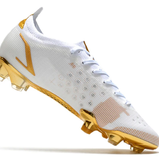 Las 5 + 1 botas de fútbol baratas de 2022