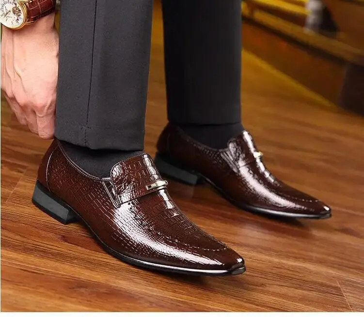 High Quality Luxury Men's Leather Shoes Large Size Low Top Men's Casual Shoes Embossed Leather Shoes Men