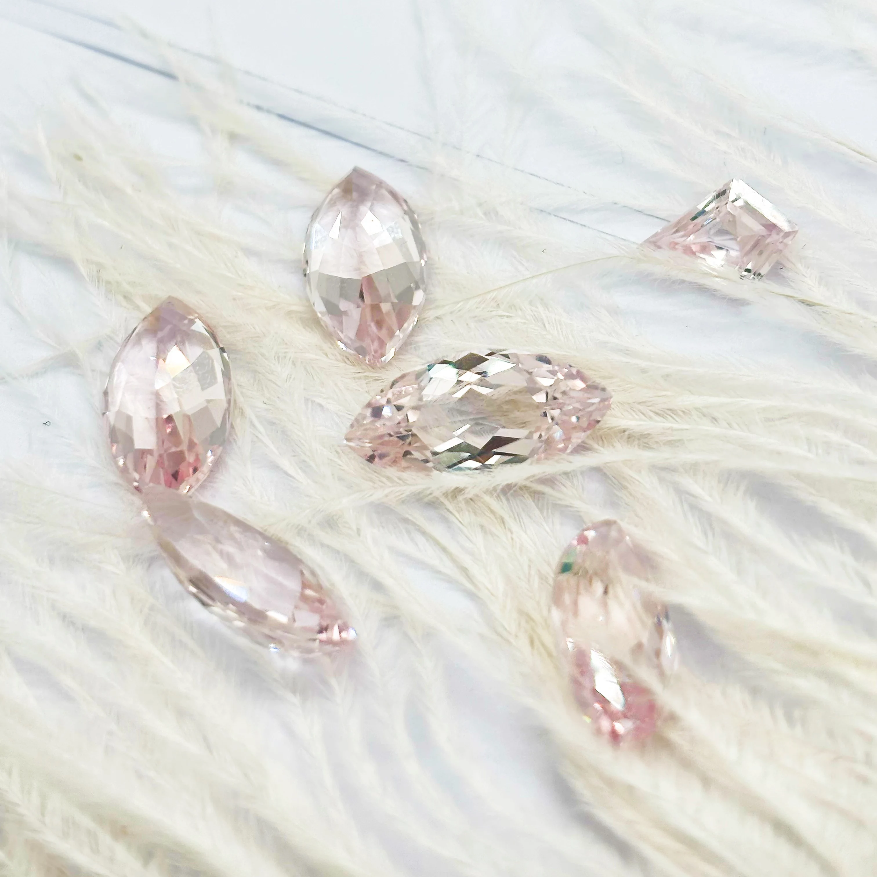 Lab Grown Morganite Heart Shape Pink Peach Color Faceted Cut  Semi OEM Precious Loose Morganite Gemstone for Jewelry Making